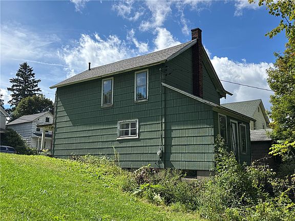 4th image of 515 Haines St
