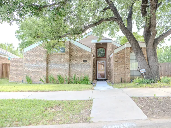4048 La Costa Ct, Irving, TX 75038