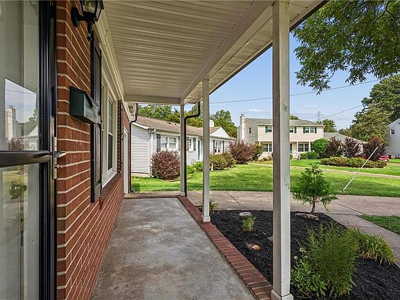 3rd image of 362 King Christian Cir