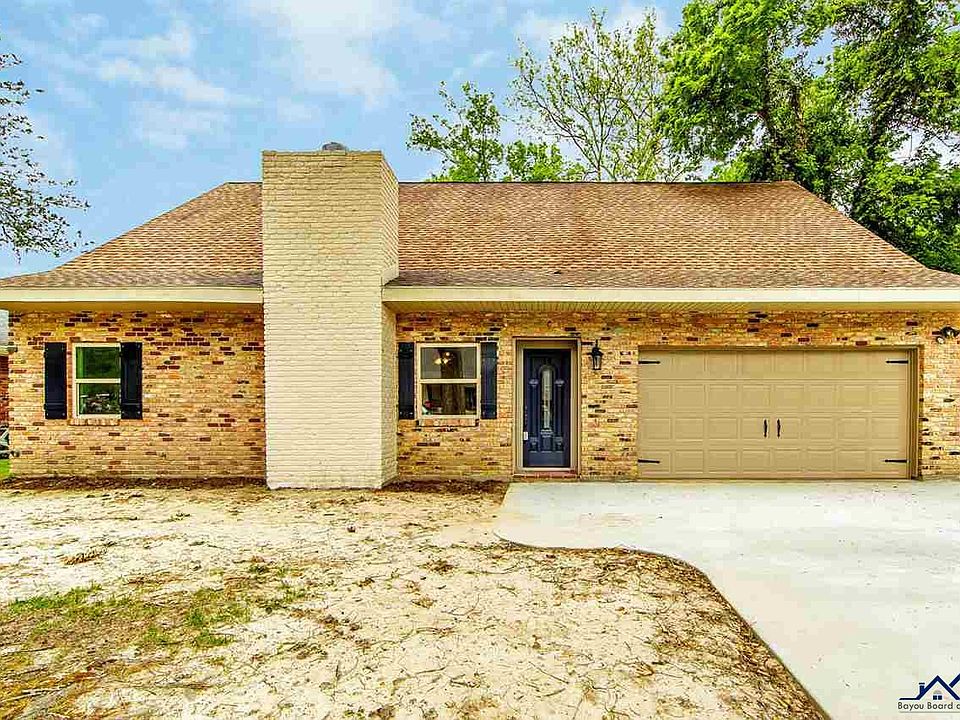 1st image of 240 Lake Crescent Cir