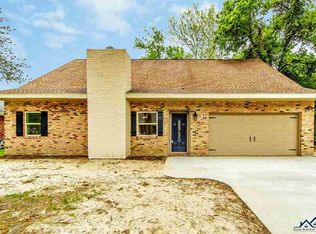 240 Lake Crescent Cir, Houma, LA 70360