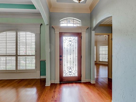 5th image of 7925 Bella Ct