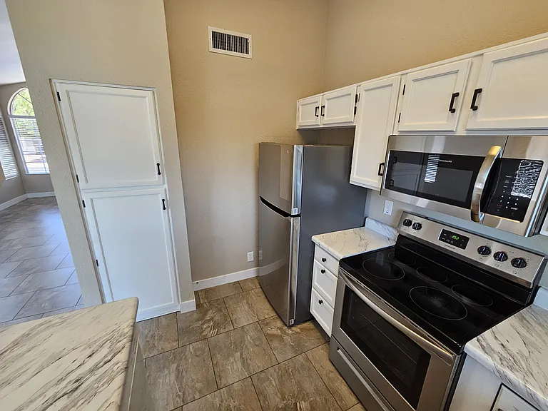 1301 E Liberty Shores Dr — Photo 6