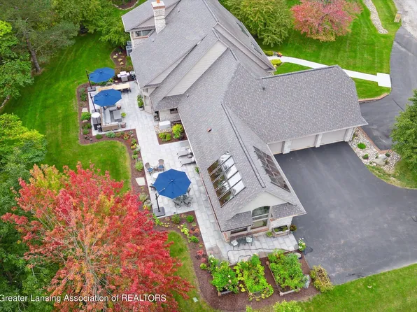 12 Skipper Ln, Okemos, MI 48864