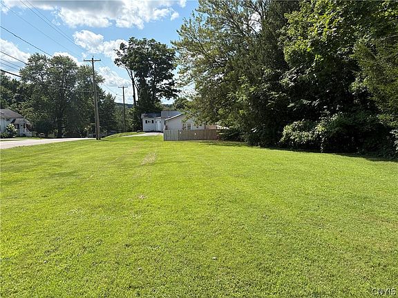 5th image of 915 Mottville Rd