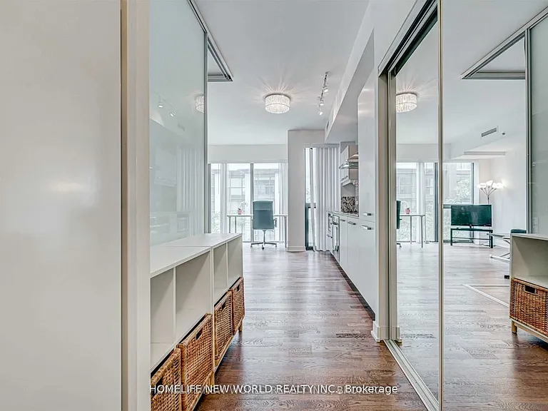 15 Beverley St #310 — Photo 4