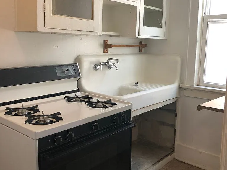 1234 W Walker St — Photo 6