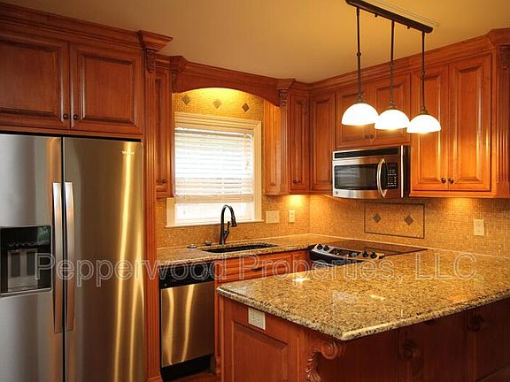 5th image of 345 Connecticut Ave APT B
