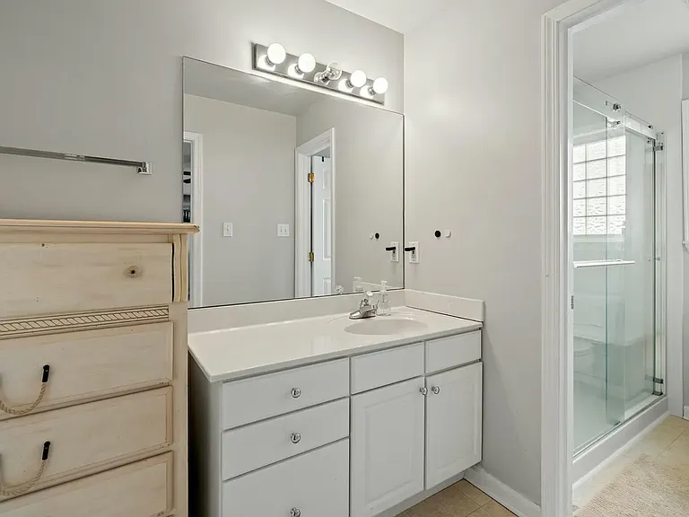 1077 Duval St #102 — Photo 15