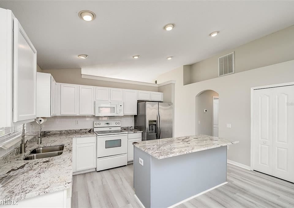 1st image of 31347R Golden Gate Dr