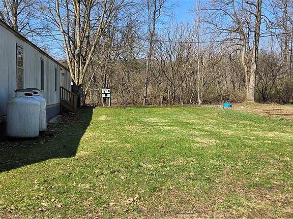 4th image of 101 Deshaw Rd