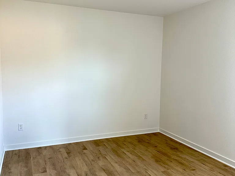207 Collie Ave — Photo 13