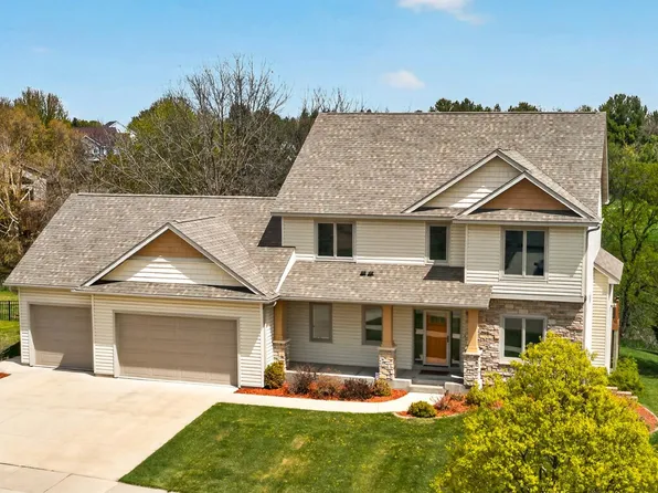 2074 Shannon Oaks Blvd NE, Rochester, MN 55906