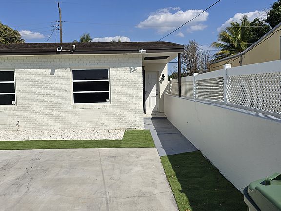 2nd image of 6461 W 16th Ave