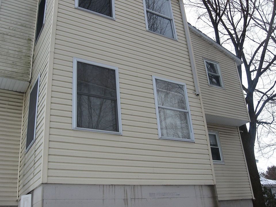 2nd image of 44 Leonard St