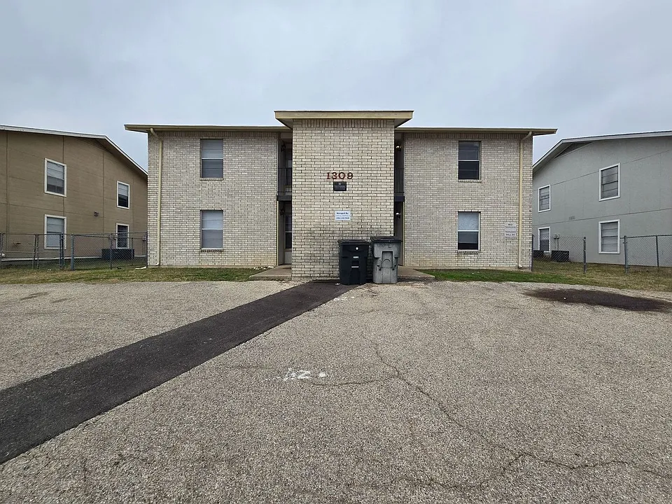 1309 Quail Cir #D