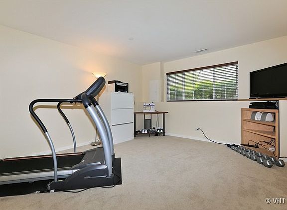 5th image of 759 Sanborn St