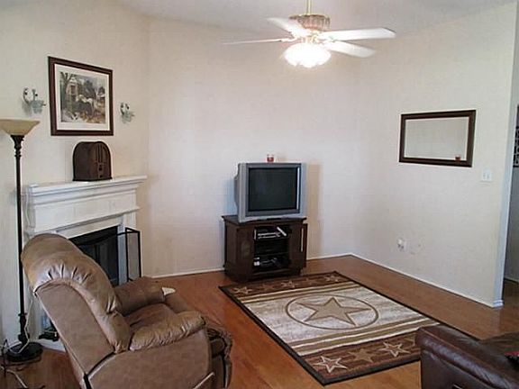 4th image of 840 Cross Trail Ln