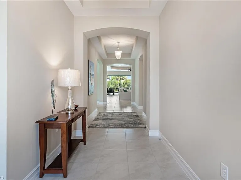 14586 Tropical Dr — Photo 4