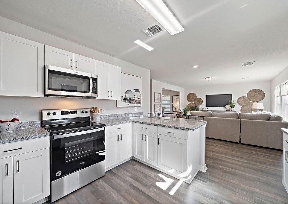 1st image of 14182 Green Wing Dr N