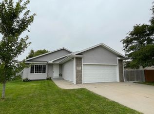1005 E 15th St, Kearney, NE 68847