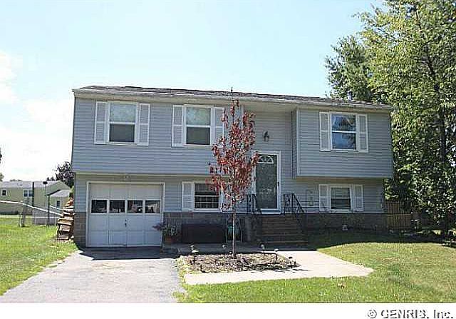 1st image of 41 Close Hollow Dr