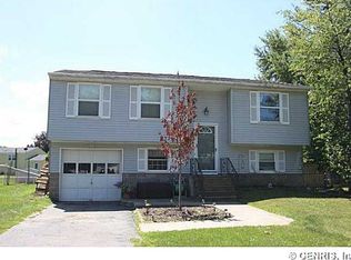 41 Close Hollow Dr, Hamlin, NY 14464