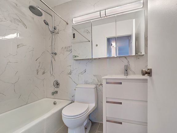 5th image of 200 E 90th St APT 3B
