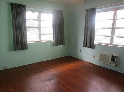 5th image of 7911 East Dr APT 7