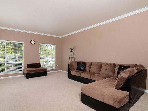 3rd image of 4933 Jolana Ln