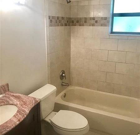 5th image of 4467 Carambola Cir S