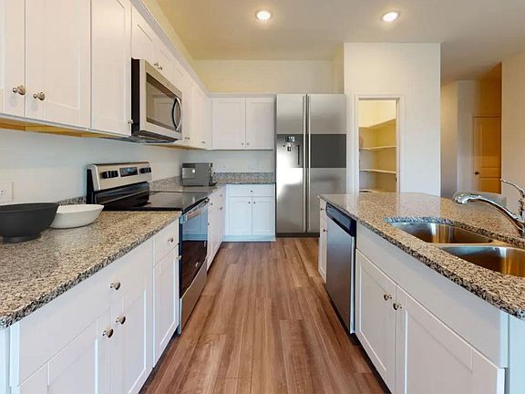 5th image of 31231 Williams Landing St
