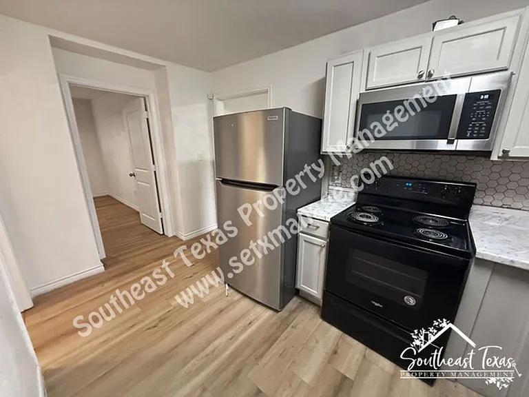 908 Stilwell Blvd — Photo 6