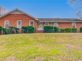 305 Pineridge Dr, High Pt, NC 27262