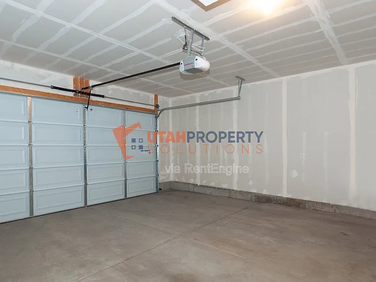 1025 W 400 S — Photo 37