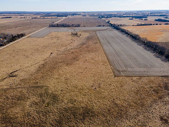 3rd image of 11943 Jade Rd