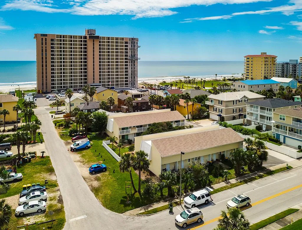 2 bed, 1.5 bath, 1196 sqft, $2,500 — Photo 4