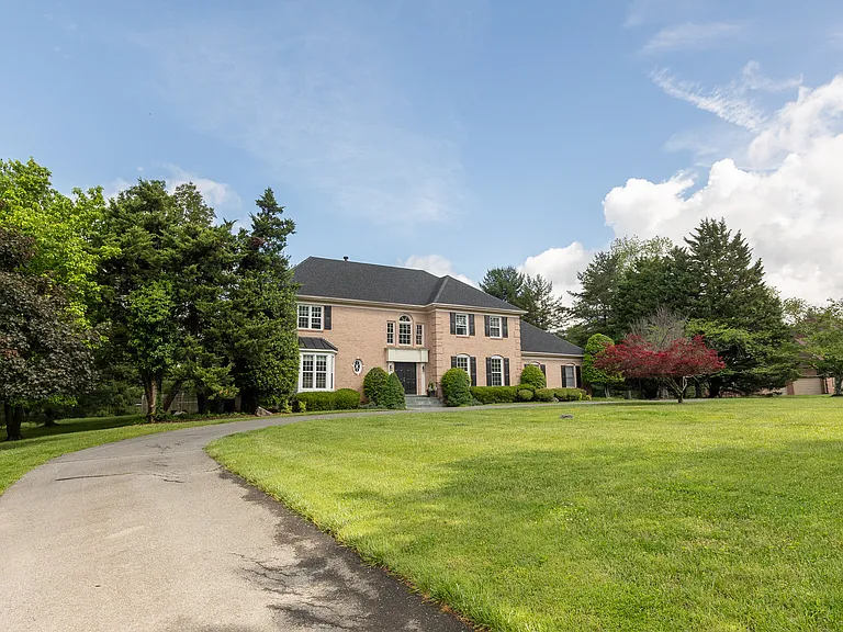 8809 Saunders Ln — Photo 82