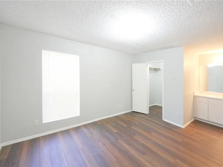 1013 Fieldwood Dr #B — Photo 16
