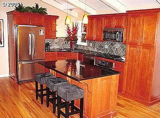 5445 SW Dover Ln, Portland, OR 97225