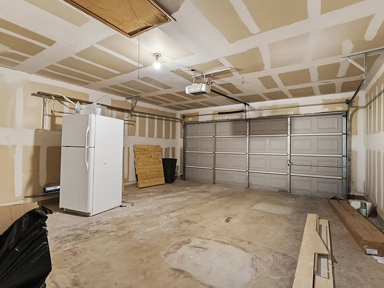 210 Laceleaf Ln — Photo 24