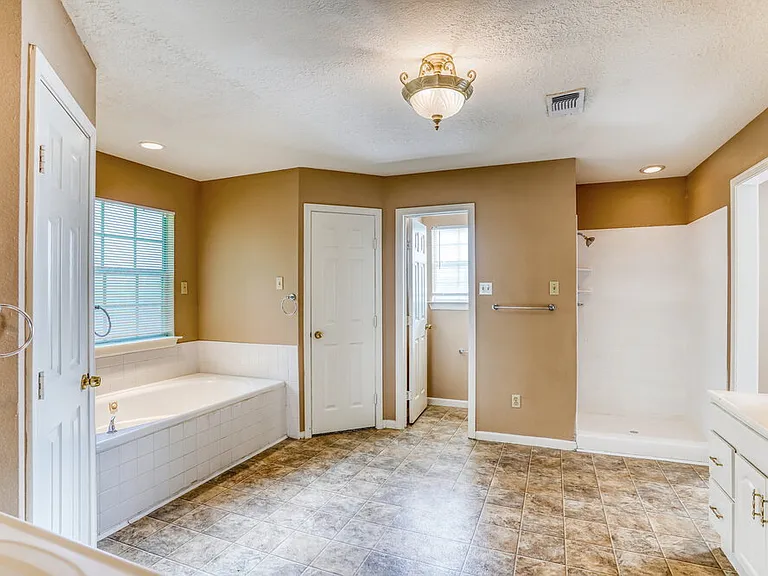 19311 Cypress Bay Dr — Photo 13