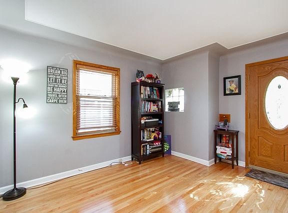 4th image of 9626 S Richmond Ave
