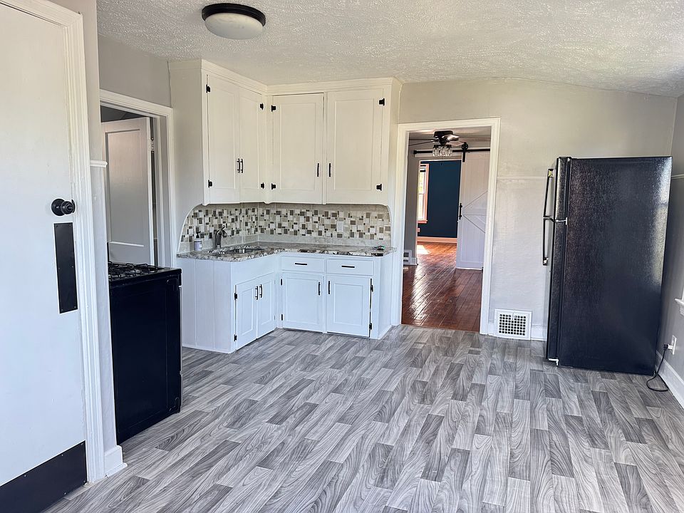 Dine In Kitchen