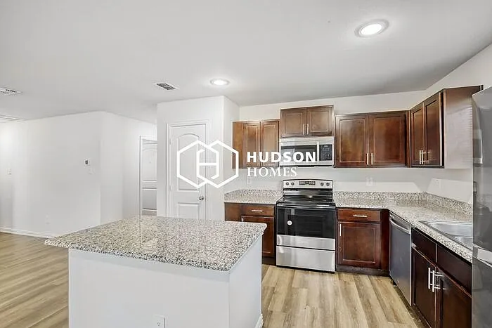138 Loon Bay Dr — Photo 6