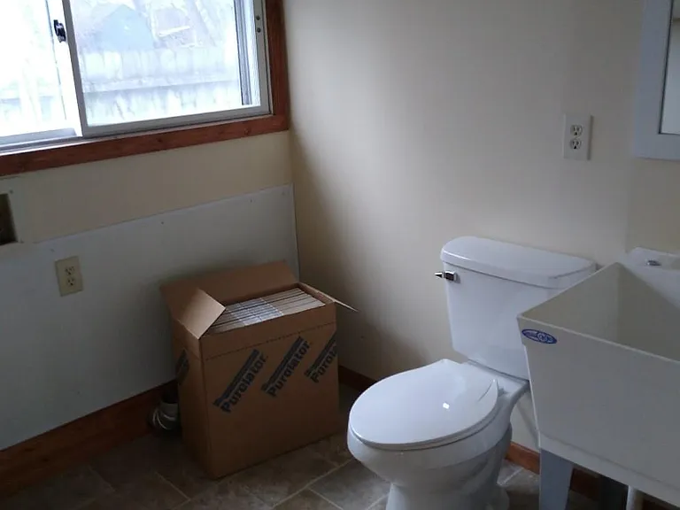 3126 Seneca St — Photo 5