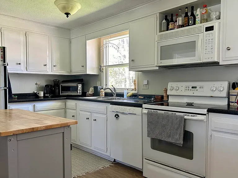 44A Oak St #A — Photo 5