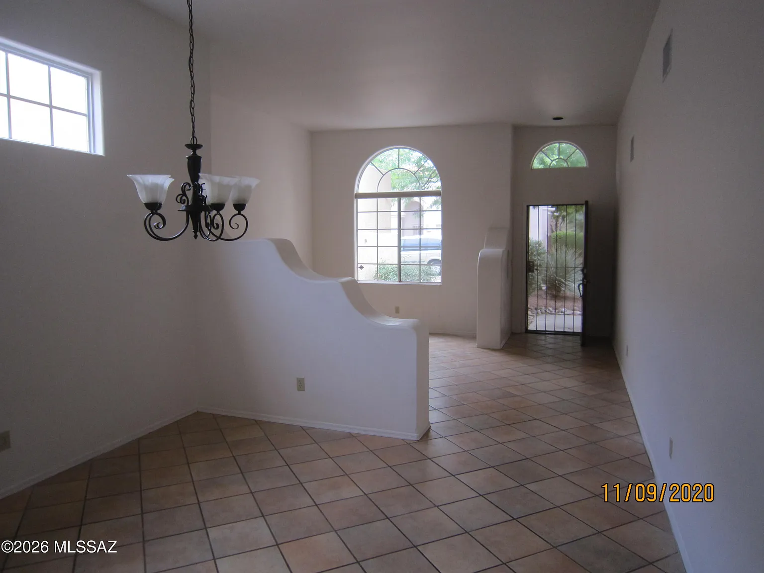 3 bed, 2.0 bath, 1699 sqft, $2,000 — Photo 3