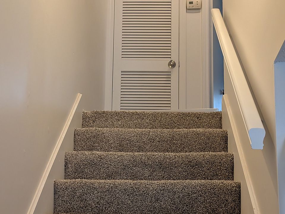 1st image of 116 Edgefield Rd APT 1