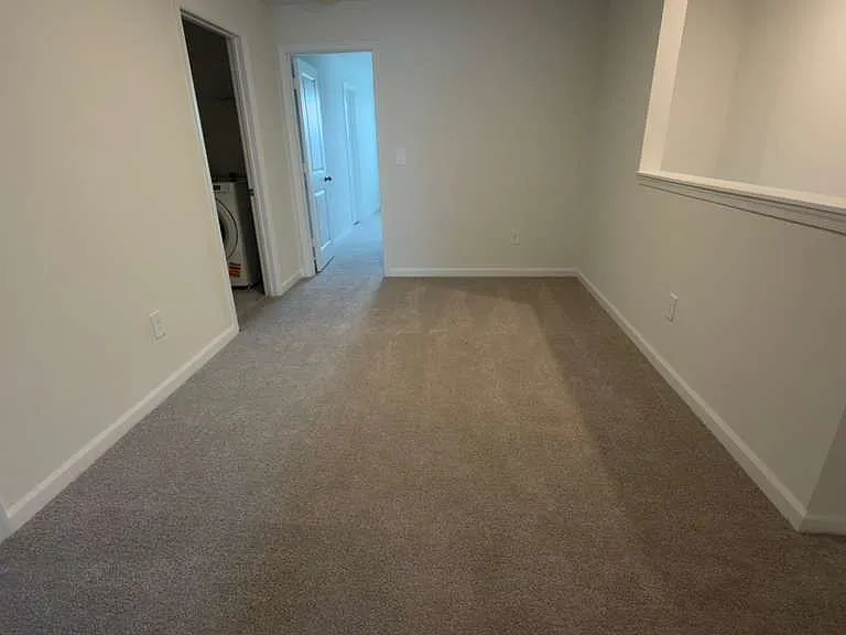 613 Salisbury Cir — Photo 26